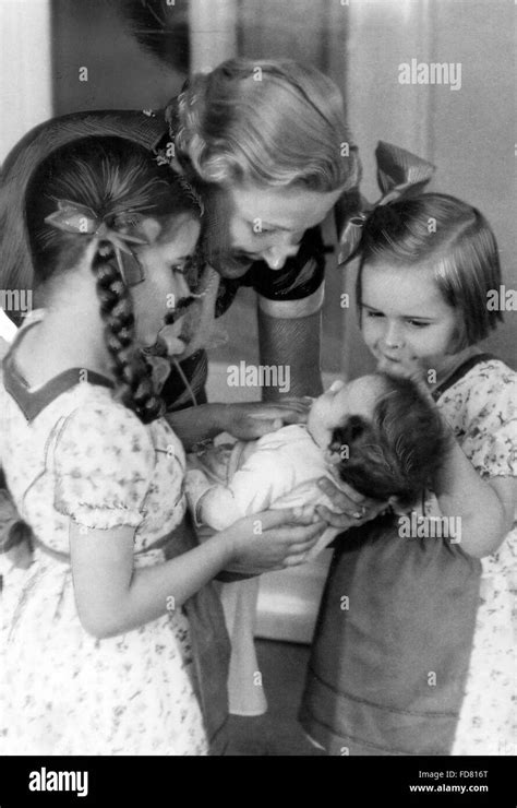 Family of Joseph Goebbels, 1938 Stock Photo - Alamy