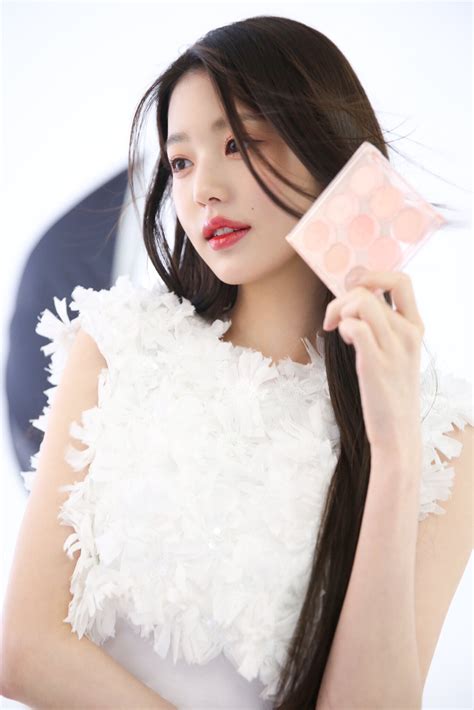 231207 WONYOUNG - AMUSE Photoshoot Behind The Scenes | kpopping