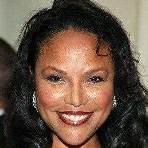 Lynn Whitfield - Age, Family, Bio | Famous Birthdays