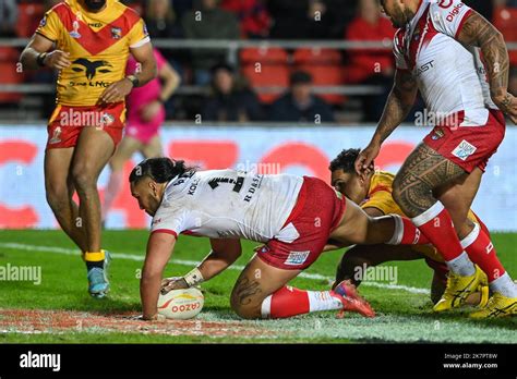 St Helens UK 18 October 2022 Keaon Koloamatangi Of Tonga Scores A