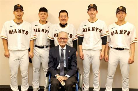 巨人・長嶋茂雄終身名誉監督が元気な姿 巨人開幕戦観戦＆wbc組を激励「本当に感動した」 Full Count