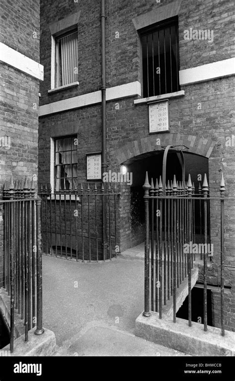 Tower Hamlets Whitechapel East London Uk 1970s Peabody Social Housing