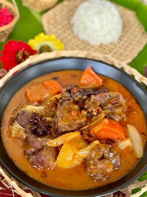 Gaeng Massaman Neua Thai Massaman Beef Curry Recipe Hungry In Thailand