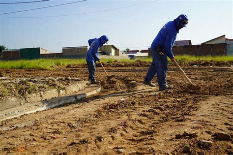 Prefeitura de Lorena inicia calçamento de cinco vias do bairro Vila Rica