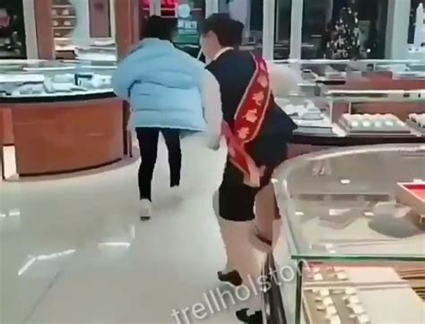 Stealing Jewelry Is The Raging New Viral Prank In China Rage China