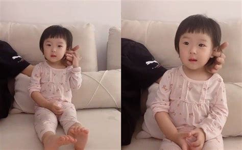 최민환♥율희 쌍둥이 딸 언제 이렇게 컸대아빠 손 붙잡고 귀 파달란 말이양 네이트 연예