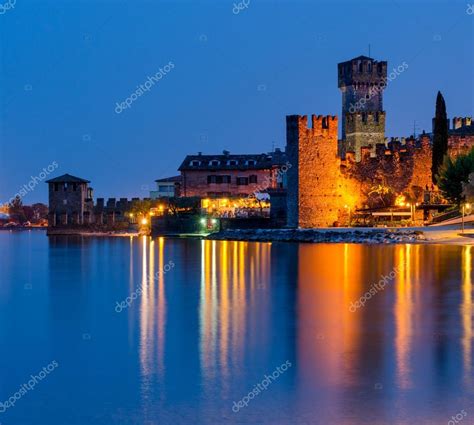 Lake Garda (Lago di Garda), Sirmione at blue hour Stock Photo by ...