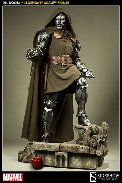 Doctor Doom Escala Legendary Sideshow Collectibles Doom Marvel