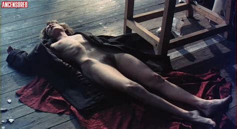 Naked Tingue Dongelmans In Kort Amerikaans