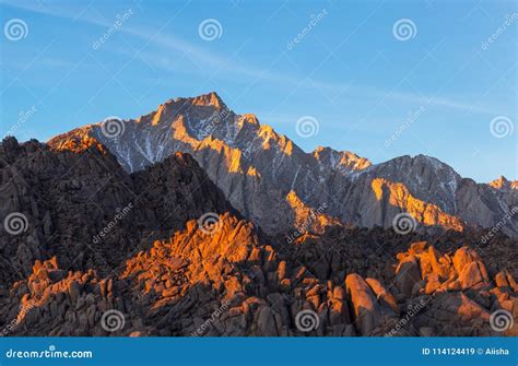 Lone Pine Peak View on Sunrise at Alabama Hills Stock Image - Image of scenic, rock: 114124419