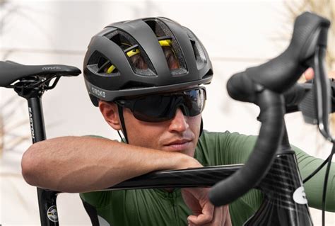 He Ace And He Circuit The New Road Cycling Helmets By Siroko