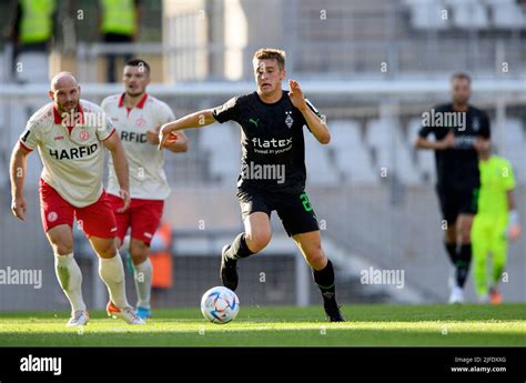 Oscar Fraulo Mg Action Duels Soccer Test Match Rot Weiss Essen E Borussia