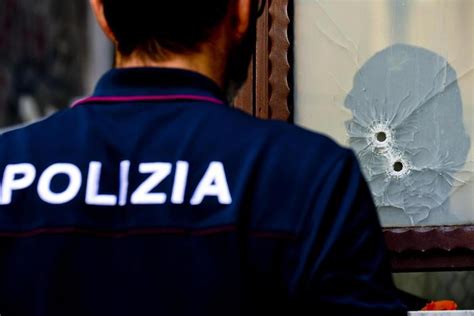 Colpi Per Raid Camorra A Napoli Sfiorata La Strage Notizie Ansa It