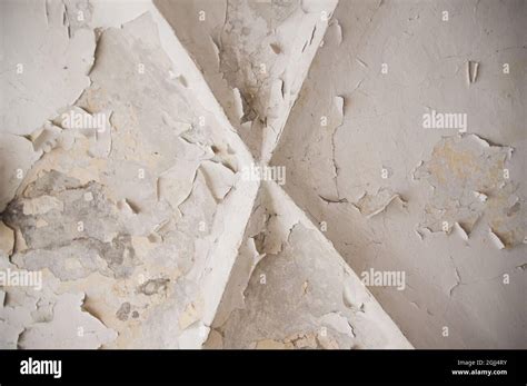 Paint Peeling Off Plaster Wall Hi Res Stock Photography And Images Alamy