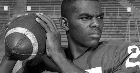 Marlin Briscoe, Pro Football's First Black Starting QB, Dies At 76 ...