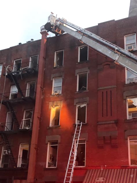 Ev Grieve Updating Fdny Battling Alarm Fire On The Southeast Corner