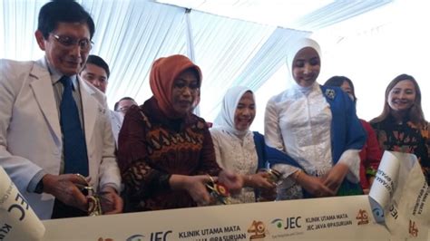 Istri Wali Kota Pasuruan Resmikan Klinik Mata JEC