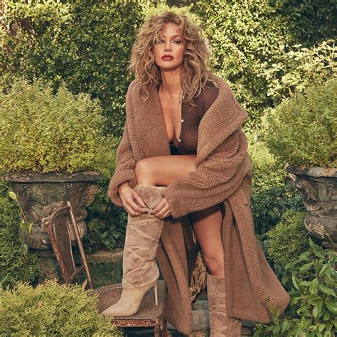 Jennifer Lopez Naked For Lenny Kravitz And Her New Song Photos