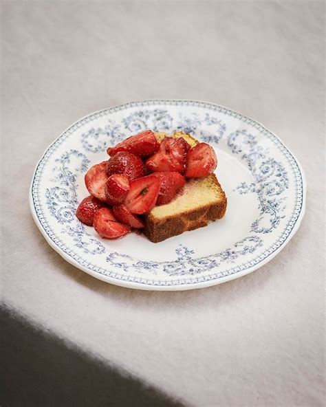 Cake à lhuile dolive fraises myrte et sumac pour 4 personnes