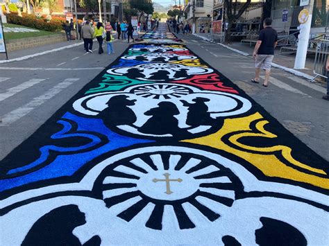 Tradi O E F Veja Fotos Dos Tapetes De Corpus Christi Em Castelo A