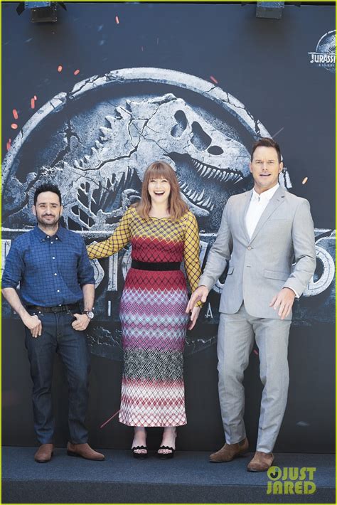 Photo Chris Pratt Bryce Dallas Howard Bring Jurassic World Fallen