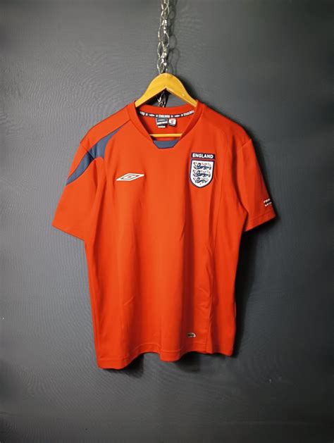 England - Football Jersey, Men's Fashion, Activewear on Carousell