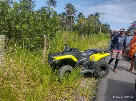 Mulher Fica Ferida Ap S Quadriciculo Capotar E Cair Em Ribanceira Em