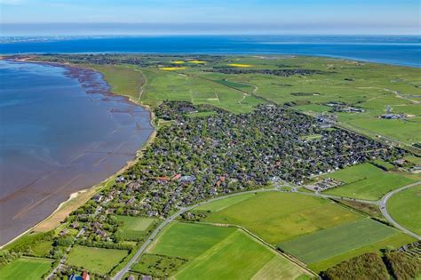 Sylt von oben Ortsansicht an der Meeres Küste in Keitum auf der Insel