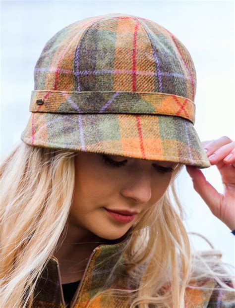 Ladies Tweed Flapper Cap - Plain Red | Mucros Weavers