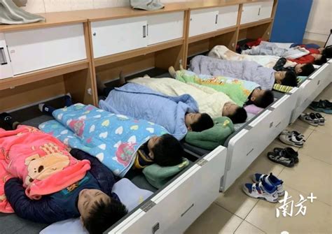 世界睡眠日，为这些努力让学生躺着睡的顺德公办小学点赞 腾讯新闻