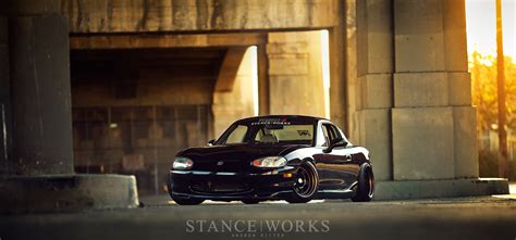 A Certain Dedication : Evan Gillis’s Slammed Miata – StanceWorks