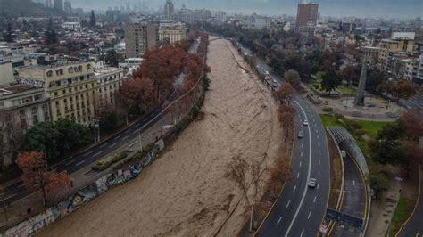 Estas son las comunas de Santiago donde podría cortarse el agua Radio