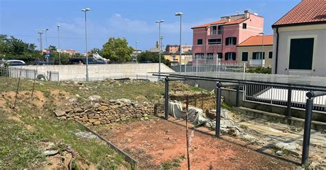 A Passeggio Tra I Resti Della Villa Romana E Le Creuze Di Legino