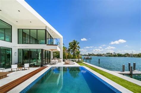 Luxury Real Estate in Miami Beach, Florida - LuxuryEstate.com