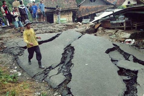 Ini Penyebab Fenomena Pergerakan Tanah Di Trenggalek