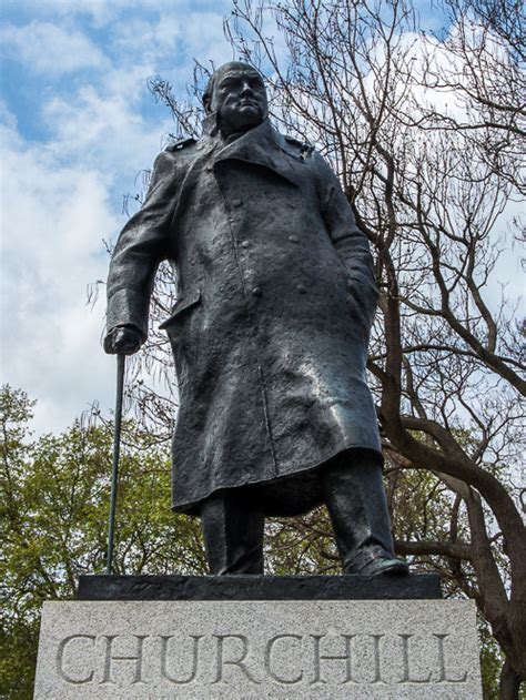 Statue of Winston Churchill, Parliament Square - Wikipedia