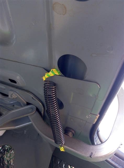 Самооткрывающийся багажник — Lada Гранта, 1,6 л, 2014 года | аксессуары ...