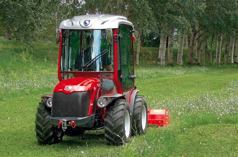 Carraro TTR 4800 HST Compacttrekker 38 8pk Fusee Rolbeugel ROPS