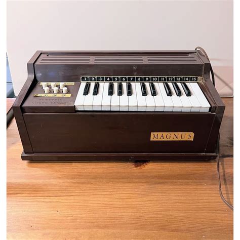 Vintage 1960s Magnus Electric Chord Organ Model 300 Made In USA Over