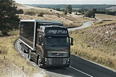 A Volvo Trucks Acaba De Apresentar O Fh16 De 750cv Em Comemoração Aos