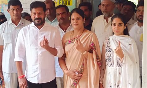 Loksabha Polls ఓటేసిన తెలంగాణ సీఎం రేవంత్ Lok Sabha Election 2024