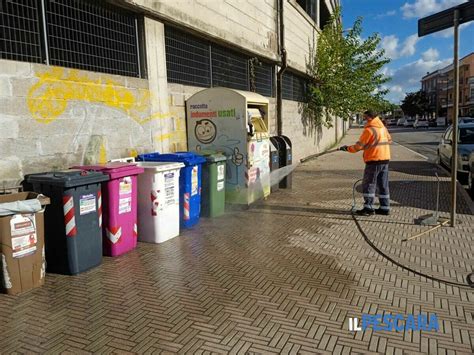 Lavaggio Della Pavimentazione Igienizzazione Dei Cassonetti E Pulizia