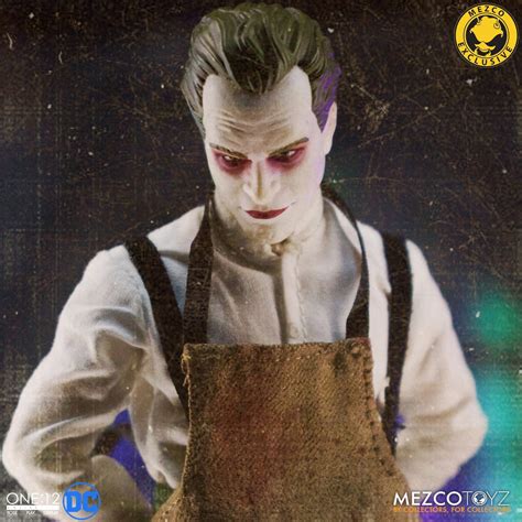 The Joker Gotham By Gaslight One Comes To Mezco Toyz