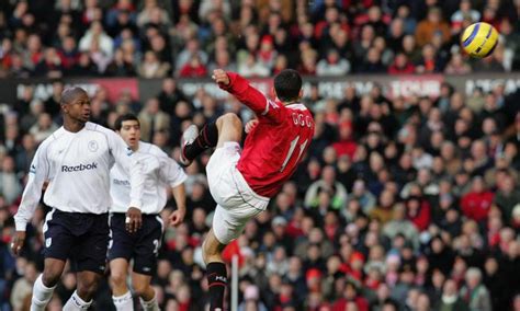 Fantastic photos: Ryan Giggs’ goals in every Premier League season – talkSPORT