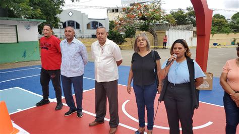 Lo Que Paso Hoy Inefi Remoza Cancha Escuela Anacaona Almonte Y Entrega