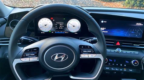 Review update: 2021 Hyundai Elantra Hybrid gets 50 MPG, in a look loud enough for social distancing