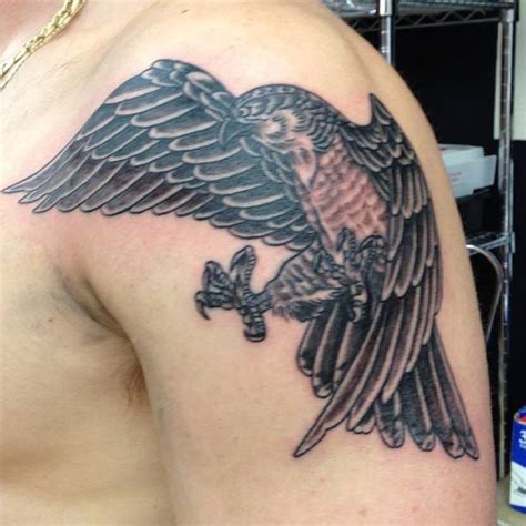 Top 76+ eagle shoulder tattoo latest - in.cdgdbentre