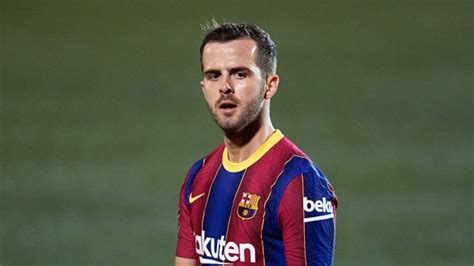 Na Lista De Dispensa Do Barcelona Pjanic Interessa Ao Tottenham