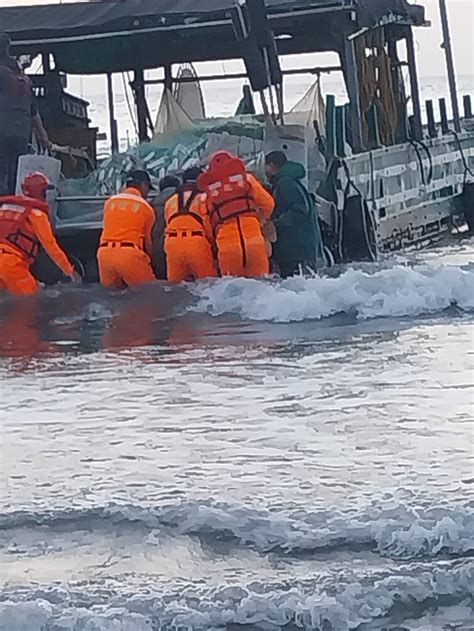 影苗栗7旬翁出海追捕烏魚 疑絆倒墜海「卡漁網」溺斃家屬痛哭不捨 中天新聞網