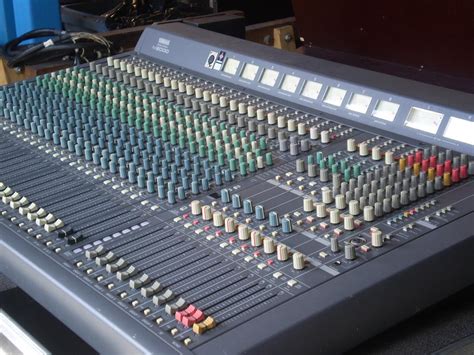 Yamaha M2000 image (#31061) - Audiofanzine